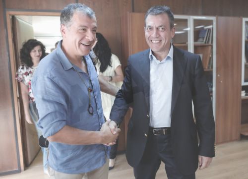 ΦΩΤΟ-Συνάντηση Βρούτση-Θεοδωράκη