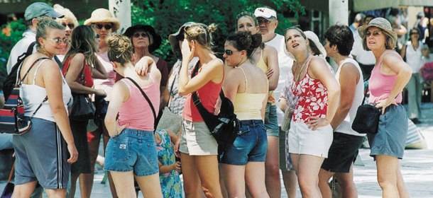 Νέο «κανόνι» από ρωσικό τουριστικό πρακτορείο-Στον αέρα οι τουρίστες στην Ελλάδα