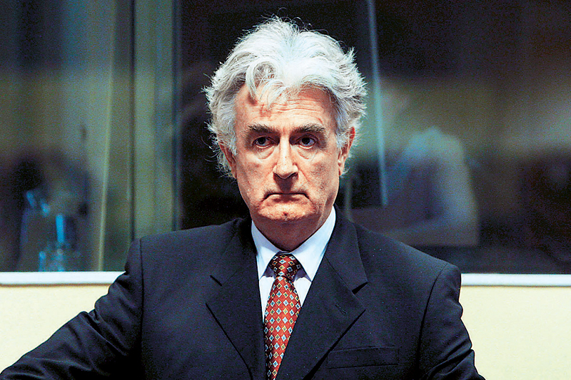 Ο εισαγγελέας ζήτησε ισόβια για τον Κάρατζιτς