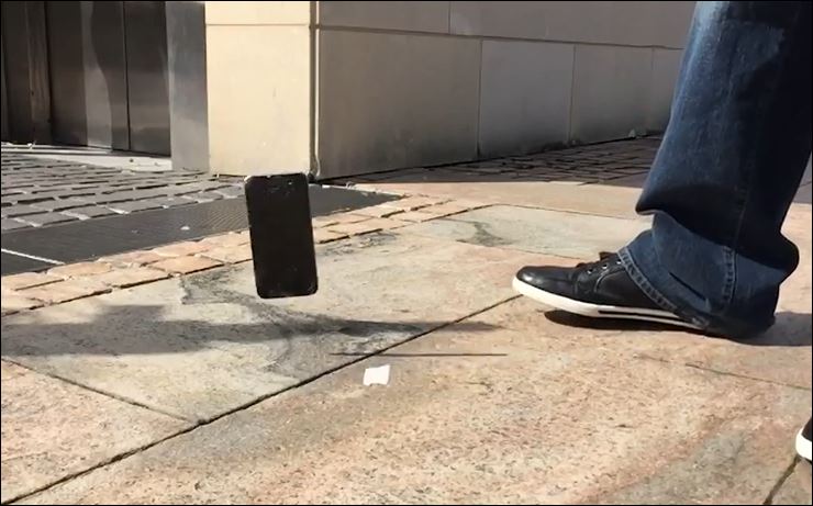 ΒΙΝΤΕΟ-Crash test στα νέα iPhone