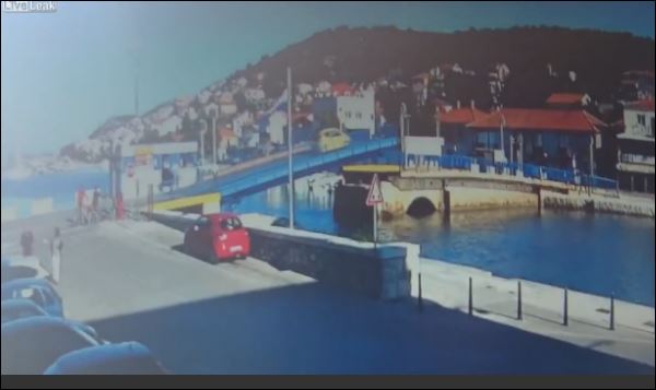 ΒΙΝΤΕΟ-Ατρόμητη από… άγνοια