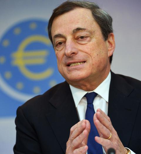 Η ΕΚΤ μειώνει τα επιτόκια
