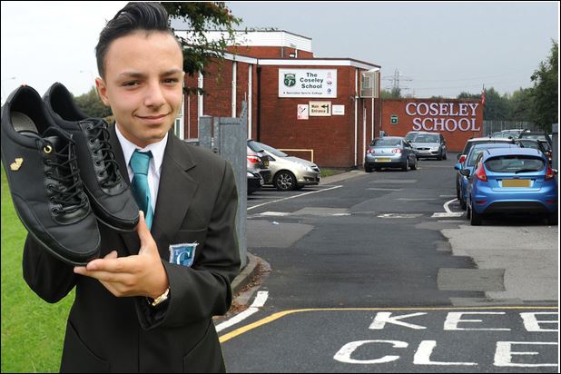 Απέβαλαν 100 μαθητές λόγω… αθλητικών παπουτσιών