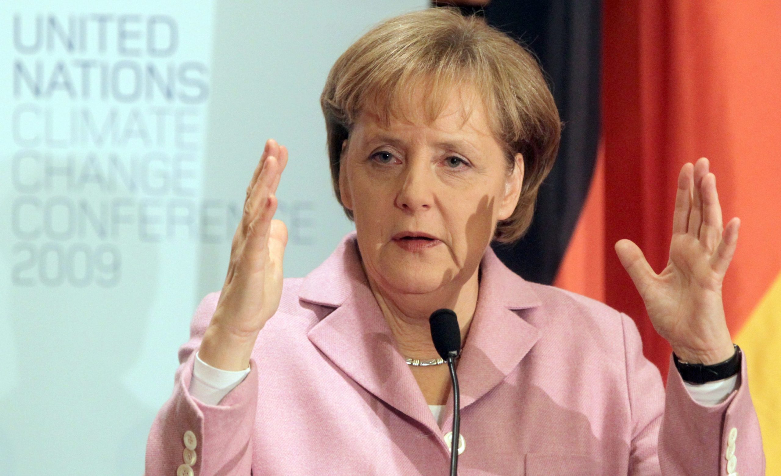 Μέρκελ: Υπέρ της αποστολής όπλων στους Ιρακινούς Κούρδους