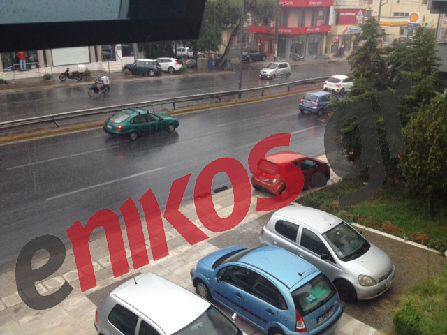 ΦΩΤΟ-Νεροποντή στο Μαρούσι