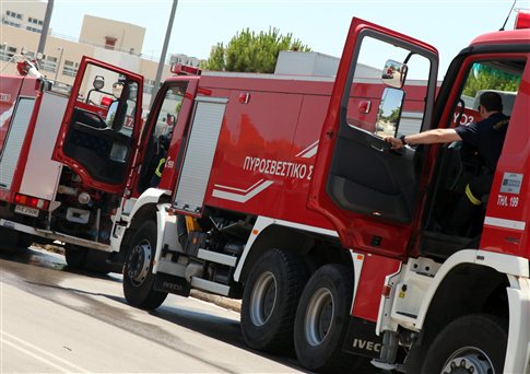 ΤΩΡΑ-Πυρκαγιά σε υπόγειο στο κέντρο της Αθήνας