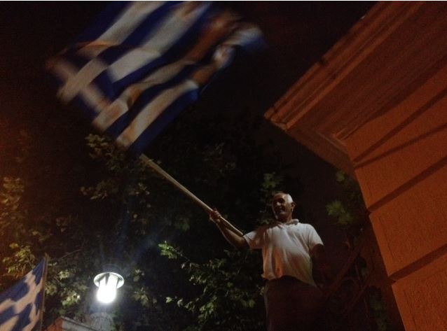 ΒΙΝΤΕΟ-Ένστολοι στα κάγκελα του ΥΜΑΘ