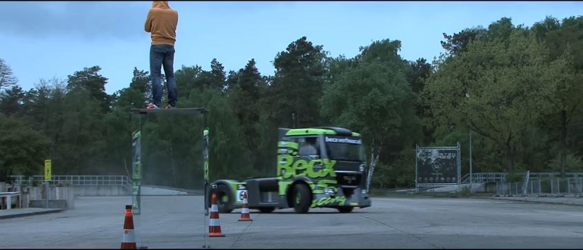 ΒΙΝΤΕΟ-Gymkhana με… φορτηγό