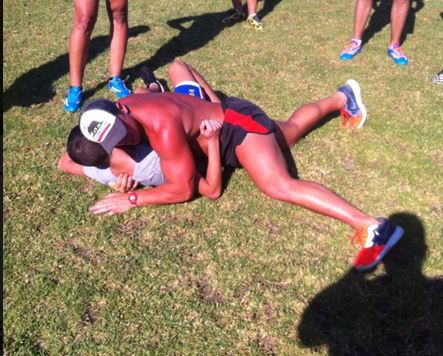 ΦΩΤΟ-Ηθοποιός του Χόλιγουντ διδάσκει ράγκμπι στη Ρόδο