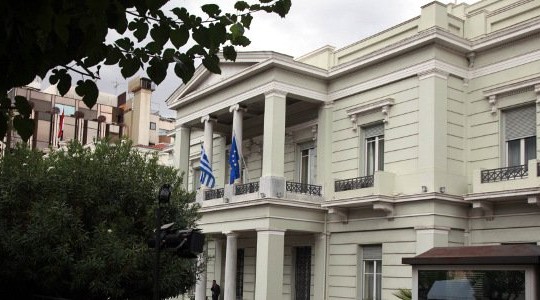 Η Ελλάδα στέλνει πυρομαχικά κατά των τζιχαντιστών