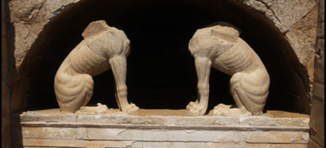 Απόρθητος ο 3ος θάλαμος στην Αμφίπολη-Τμήματα από την χαίτη του λέοντα στο μνημείο