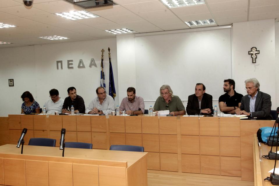 Επιμένουν στο “αντάρτικο” οι 19 δήμαρχοι