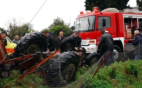 Αγρότης καταπλακώθηκε από τρακτέρ