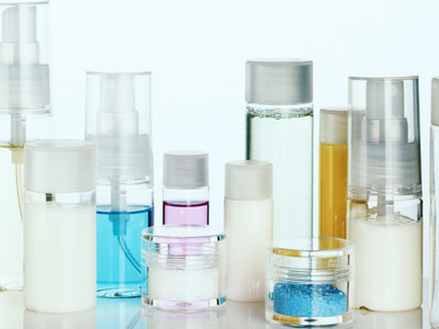 Ανακοίνωση της Κομισιόν για χημικές ουσίες σε καλλυντικά