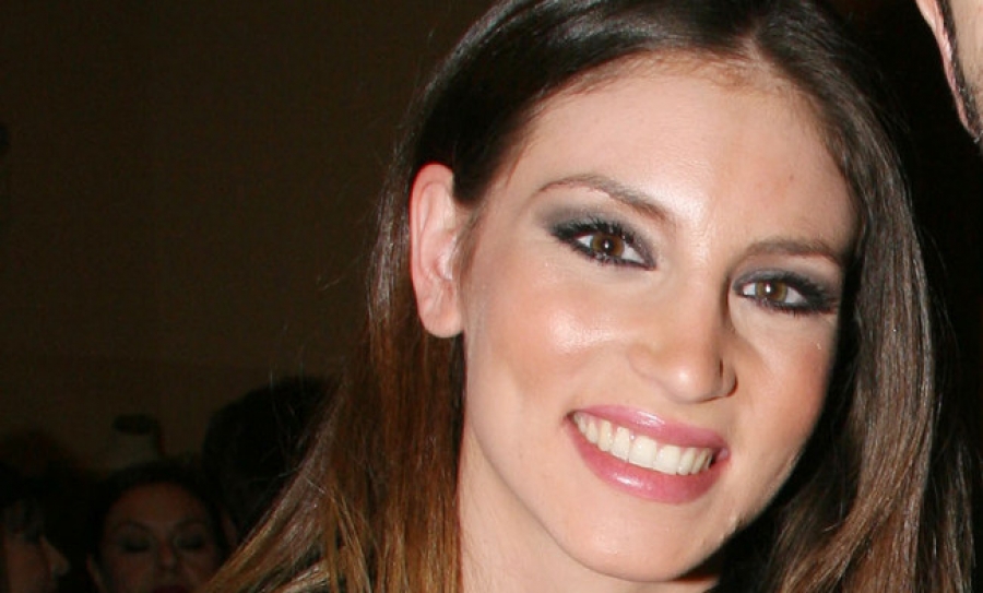 ΦΩΤΟ-Ερωτευμένη στο Παρίσι η Αθηνά Οικονομάκου