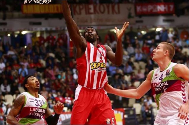 ΒΙΝΤΕΟ-Το εντυπωσιακό κάρφωμα του Χάντερ