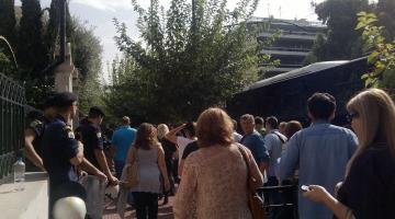 ΒΙΝΤΕΟ-Έκτη μέρα κινητοποιήσεων στο Κερατσίνι για τις απολύσεις