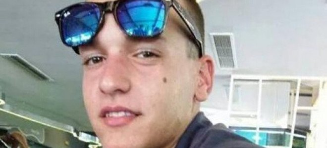 ΦΩΤΟ-Έκλαψαν οι πεζοναύτες για τον 19χρονο έφεδρο