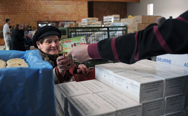 Διανομή 100 τόνων τροφίμων σε απόρους