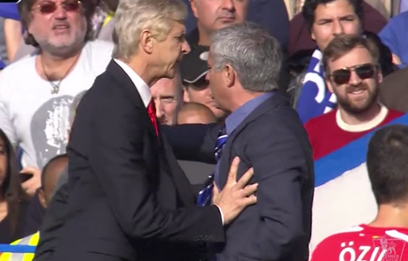 ΒΙΝΤΕΟ-Ο Βενγκέρ σπρώχνει τον Μουρίνιο!