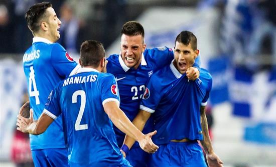 Με την πλάτη στον τοίχο η Εθνική