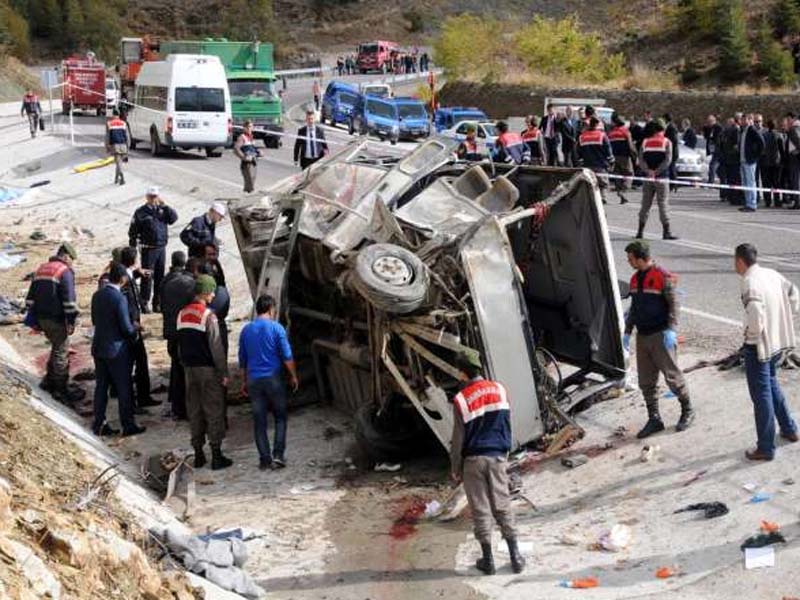 Τουρκία-Τραγωδία στην άσφαλτο με 17 νεκρούς
