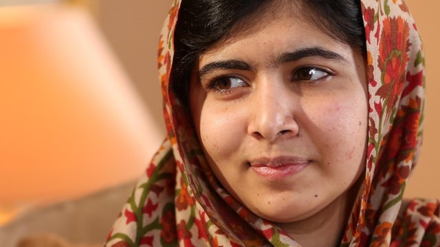 Απείλησαν τη Μαλάλα με “κοφτερά μαχαίρια”