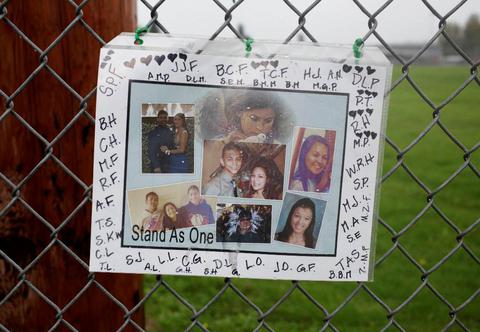 Τους κάλεσε για φαγητό και μετά τους σκότωσε