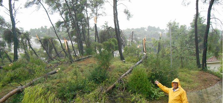 ΦΩΤΟ-Καταστροφές στις καλλιέργειες προκάλεσε η χαλαζόπτωση