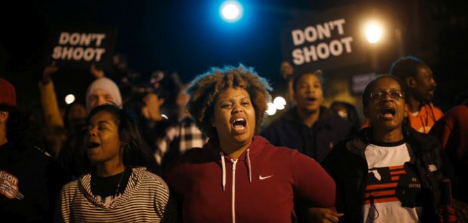 Η αστυνομική βία βγάζει στο δρόμο τους Αμερικανούς