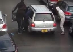 ΒΙΝΤΕΟ-Καρέ καρέ η ληστεία κοσμηματοπωλείου