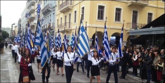 ΒΙΝΤΕΟ-ΦΩΤΟ-Παρέλαση χωρίς κάγκελα στην Πάτρα