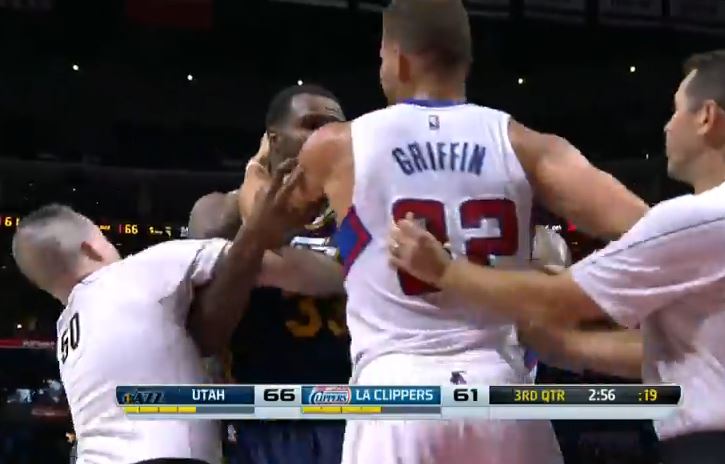 ΒΙΝΤΕΟ-Ξύλο στο Κλίπερς-Τζαζ