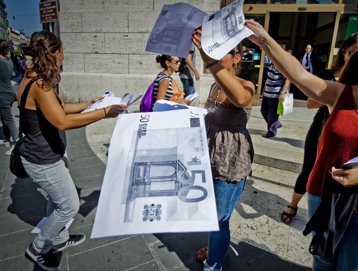 Ένταση στην πορεία κατά της ΕΚΤ