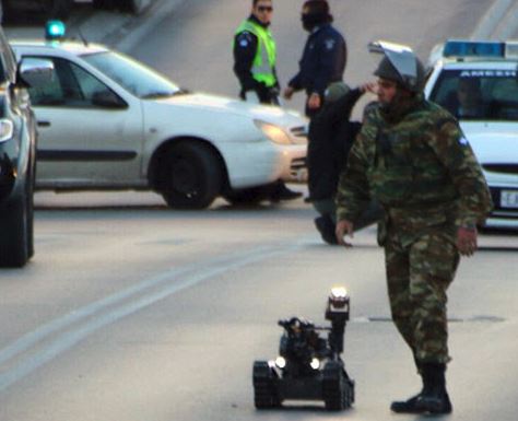 Εξερράγη τηλεκατευθυνόμενο ελικοπτεράκι στη Βουλιαγμένη