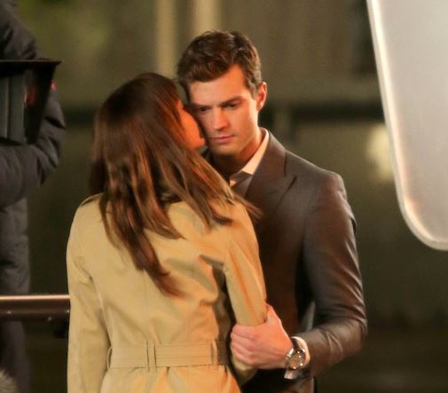 Ξαναγυρίζουν τις ερωτικές σκηνές στις “50 αποχρώσεις του γκρι”