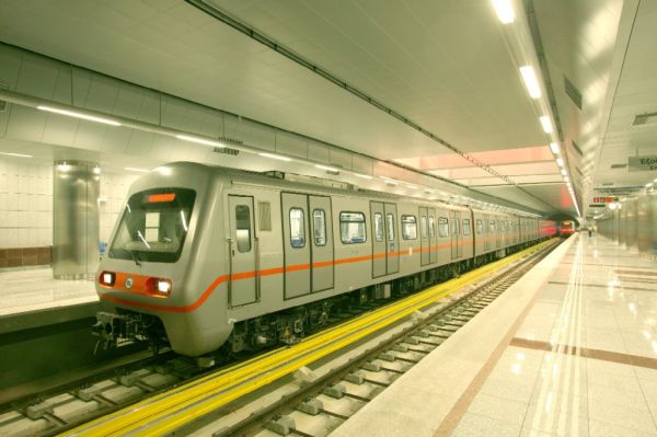 Στάση εργασίας σε μετρό, ηλεκτρικό και τραμ