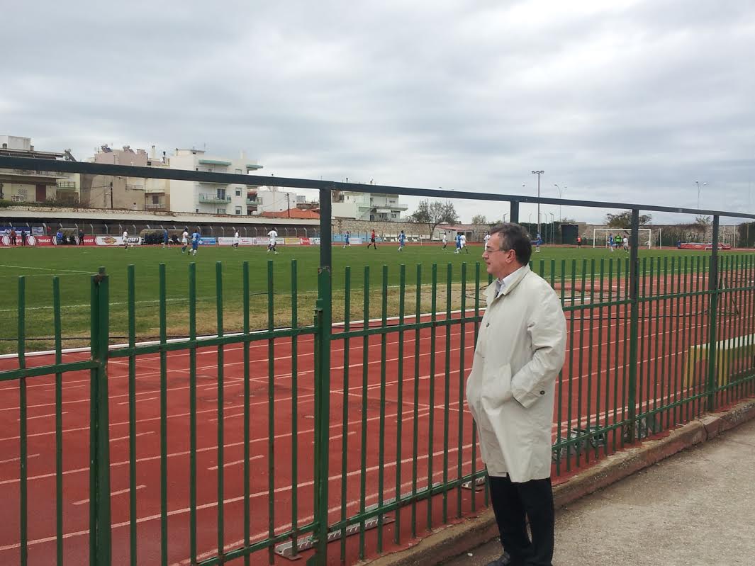 ΦΩΤΟ-Ο Γεροντόπουλος στο γήπεδο