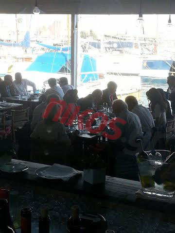 ΦΩΤΟ-Δεν αποχωρίζεται το κινητό της η Αμάλ Αλαμουντίν