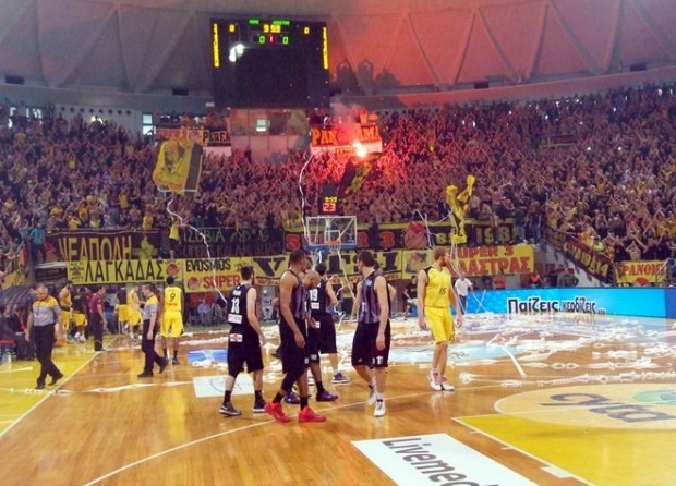 Οι οργανωμένοι οπαδοί του ΠΑΟΚ: Να συνεχιστεί το ματς με τον Άρη