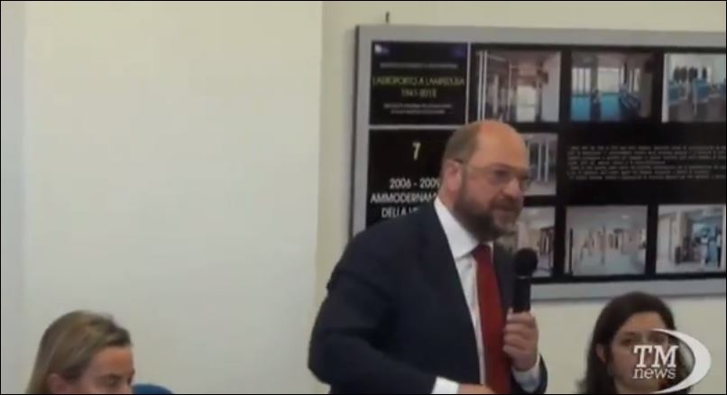 ΒΙΝΤΕΟ-Κάτοικος της Λαμπεντούζα στον Σουλτς: Είσαι ναζιστής