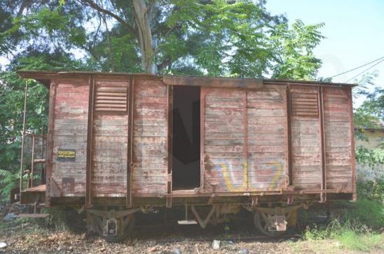 ΦΩΤΟ-“Αχρηστο υλικό” το βαγόνι που μετέφερε τα οστά του Κολοκοτρώνη
