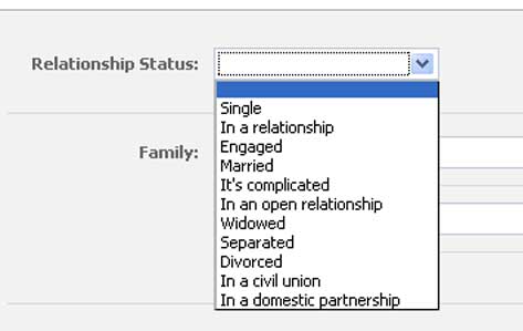 Facebook-Ο λόγος που ποστάρουμε το relationship status
