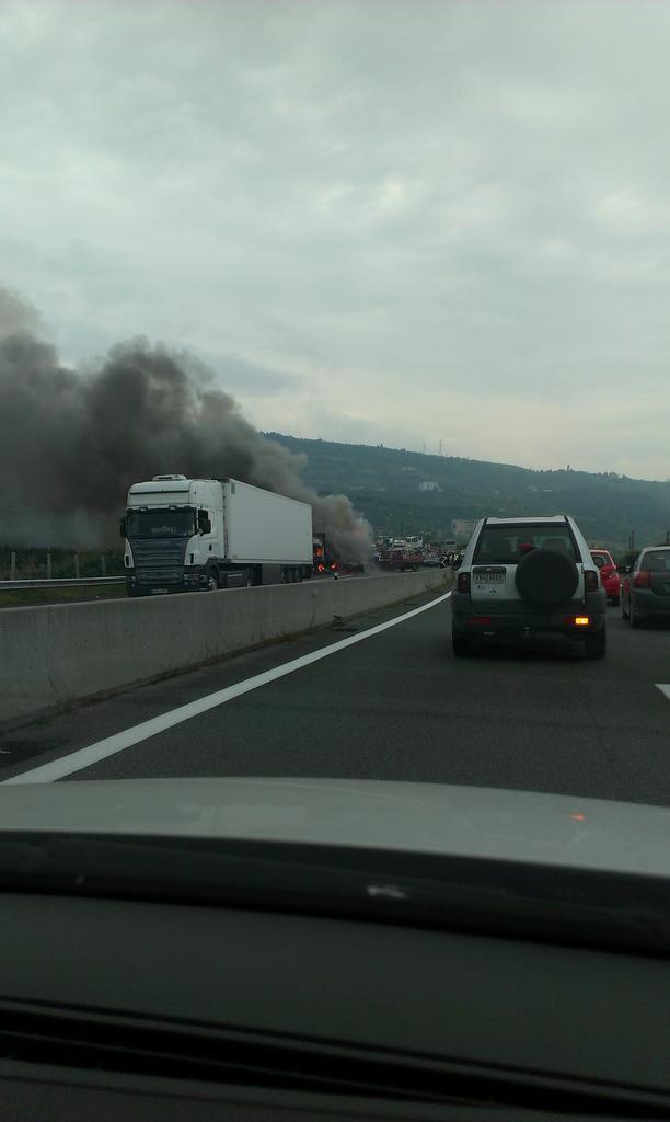 ΦΩΤΟ-Οι πρώτες εικόνες από την τραγωδία στην Εγνατία