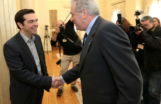 Σε εξέλιξη η συνάντηση Αβραμόπουλου-Τσίπρα στο Πεντάγωνο