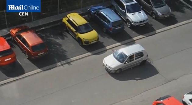 ΒΙΝΤΕΟ-Της έφταιγε το… σωστά παρκαρισμένο αυτοκίνητο