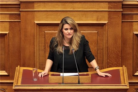 Διαφοροποιείται η Φούντα από τη γραμμή της ΔΗΜΑΡ