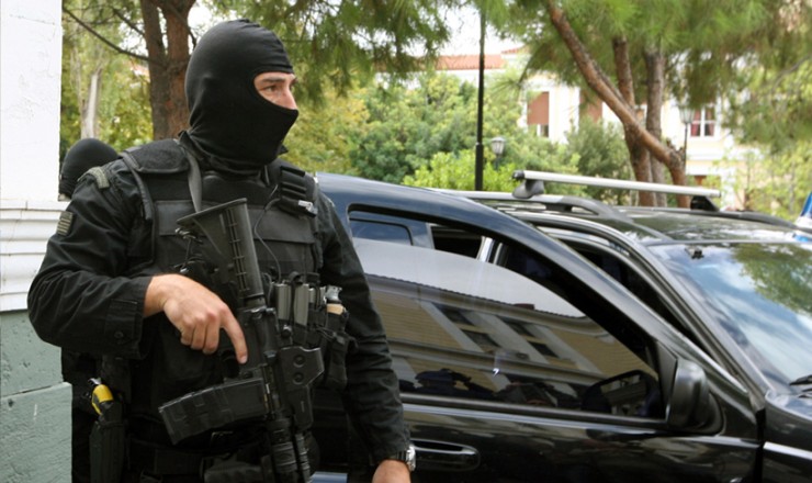 ΤΩΡΑ-Σε εξέλιξη έρευνες της αντιτρομοκρατικής σε Αθήνα και Θεσσαλονίκη