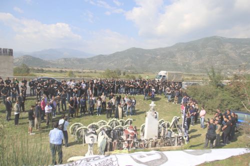 ΦΩΤΟ-Ο ΠΑΟΚ τίμησε τους αδικοχαμένους οπαδούς στα Τέμπη