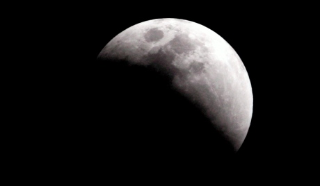 LIVE-H εντυπωσιακή έκλειψη της σελήνης